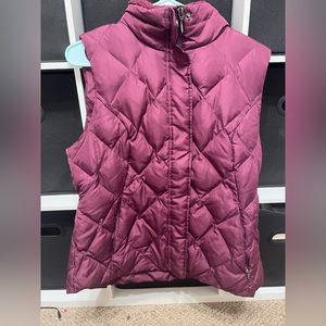 women’s puffer vest.